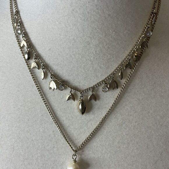 💠 White House Black Market Layered Necklace - Picture 2 of 4